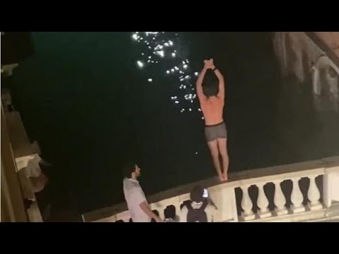 Venezia: si tuffa dal ponte dei Bareteri, insultato sui social
