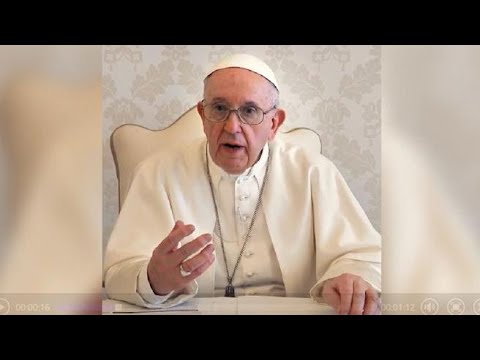 Il messaggio di speranza del papa: «Vaccinarsi è un atto d’amore, collaboriamo insieme»