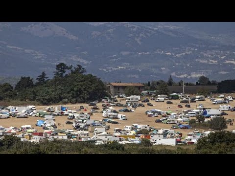 Rave illegale, le immagini dalla festa abusiva