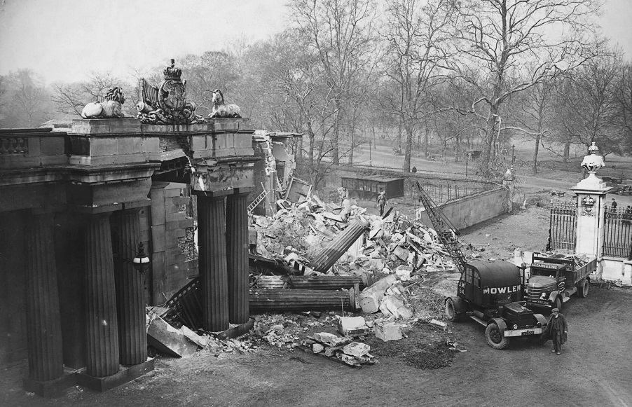Il bombardamento di Buckingham Palace – La prima maratona di New York – Gli Accordi di Oslo