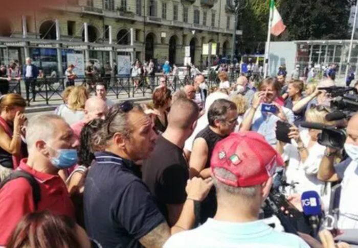 Manifestazioni contro il Green Pass, pochi partecipanti