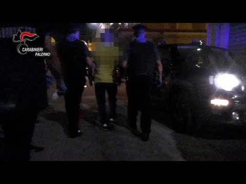 Mafia, picchiato perché aveva messo in discussione l’autorità del boss: tre arresti