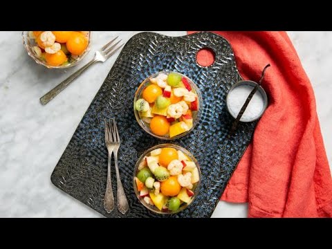 Come preparare la macedonia salata con i gamberi