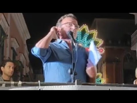 Minervino Murge, l’ex sindaco nomina Nichi Vendola e fa un gesto omofobo