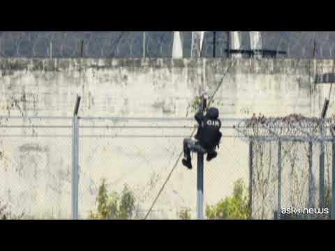 Ecuador, scontri tra bande in una prigione: almeno 116 morti