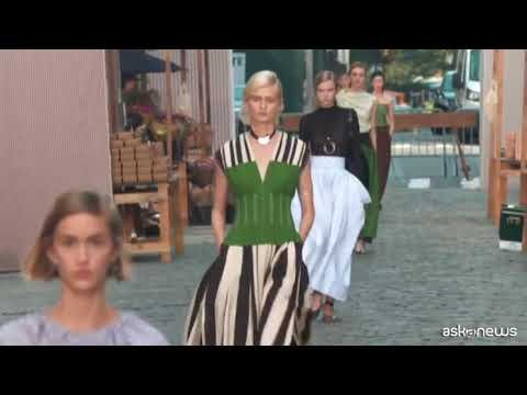Moda, nel cuore di Soho la sfilata chic di Tory Burch