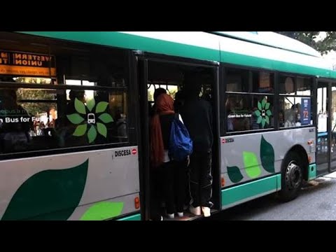 Brescia, primo giorno di scuola: pullman pieni di studenti