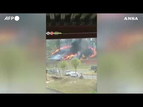 Brasile, piccolo aereo precipita a San Paolo: 7 vittime