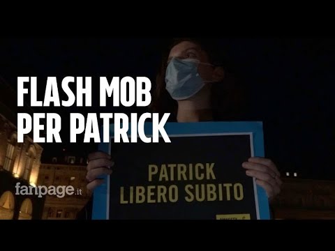 Bologna, Flash Mob per Zaki dopo la prima udienza: “Governo italiano dia subito la cittadinanza a Pa