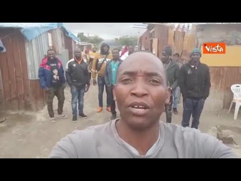 L’appello di Aboubakar Soumahoro a Draghi: «Ci sono braccianti che non possono avere green pass»