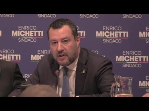 Salvini rivolgendosi a Draghi: «Ne parlerò con il manager e l’ad di questo governo»