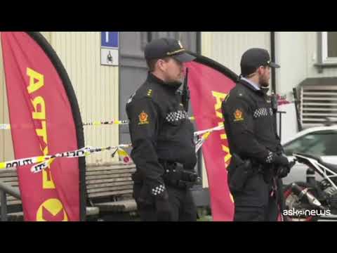 Norvegia, una veglia per le vittime. Polizia: sembra terrorismo