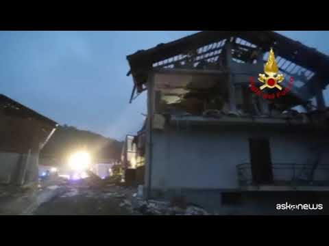 Esplode palazzina di due piani nel cuneese, ipotesi fuga di gas