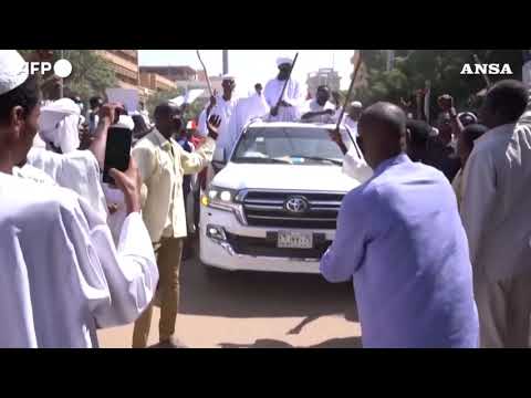 Sudan, in centinaia protestano contro il governo transitorio