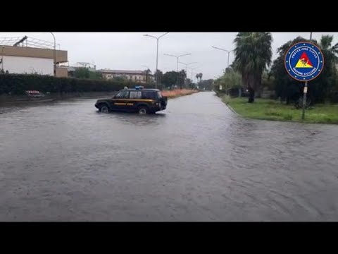Maltempo a Catania, strade allagate e traffico in tilt