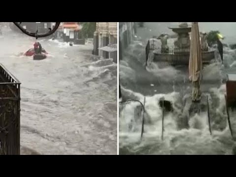 Catania, l’auto è bloccata in mezzo al fiume d’acqua: due persone provano a mettersi in salvo