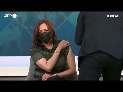 Usa, Kamala Harris riceve la terza dose del vaccino anti-Covid