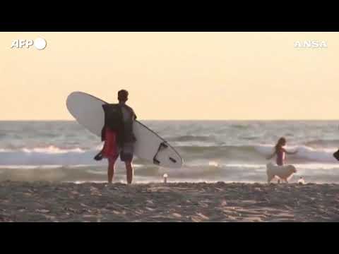 California, petrolio fuoriesce da una piattaforma e si riversa in mare