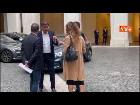 Salvini vede Giorgetti e i ministri della Lega subito dopo incontro con Draghi a Palazzo Chigi