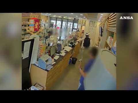 Roma, arrestati due rapinatori seriali di supermercati e farmacie