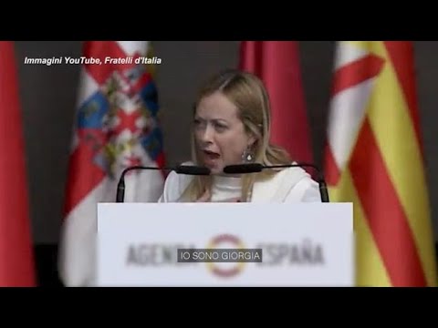 Meloni a Madrid: «Yo soy Giorgia, soy una mujer». Così ha tradotto il  suo tormentone   in…