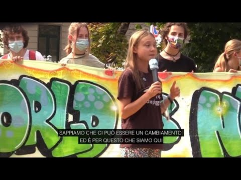 Clima, Greta Thunberg a Milano: «Siamo stanchi dei bla bla bla politici, la speranza siamo noi»