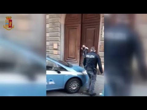 No green pass, perquisizioni a 17 persone iscritte al canale Telegram «Basta dittatura»