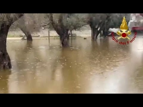 Maltempo in Puglia, allagamenti nel Sud Salento: scuole chiuse a Otranto