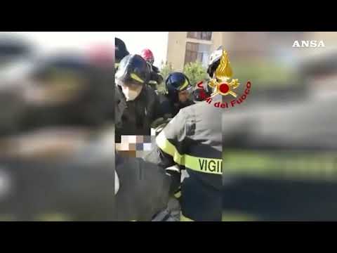 San Felice a Cancello, il salvataggio della donna bloccata sotto le macerie