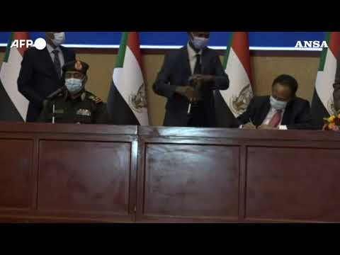 Sudan, il premier Hamdok torna in carica e riappare in pubblico