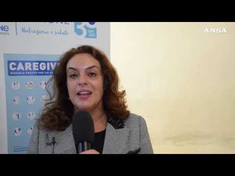 Libri: Fondazione Danone pubblica manuale per chi assiste l’anziano