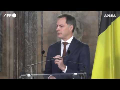 L’Europa contro lo violenze dei no vax, l’ira del premier olandese Mark Rutte: “Sono degli idioti”