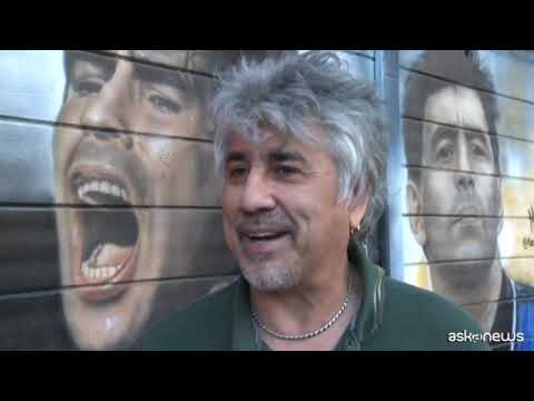 Maradona a un anno dalla morte rivive nei murales di La Boca