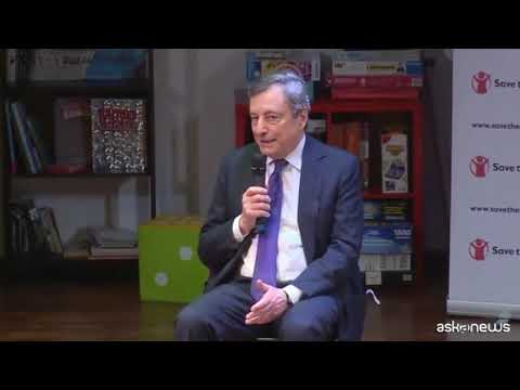 Draghi scherza con i ragazzi di Torre Maura: volevo fare l’atleta