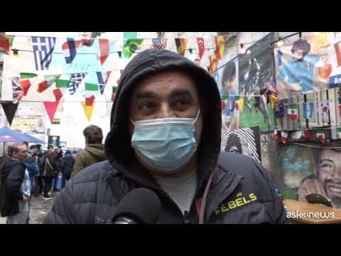 Napoli ricorda Maradona, statua, murales e l’affetto dei tifosi