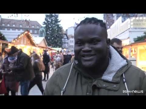 Aprono i mercatini Natale a Strasburgo: “E’ bello rivedere gente”