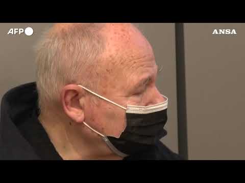 Francia, boom di prenotazioni per la terza dose di vaccino dopo la stretta sul green pass