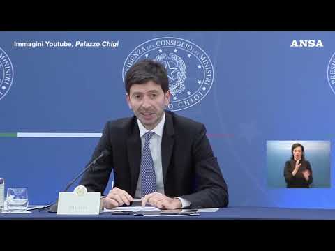 Super pass e variante spingono vaccini, +40% prime dosi