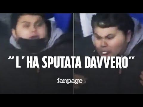 L’esultanza del tifoso del Napoli fa ridere i telecronisti inglesi: “L’ha sputata davvero”