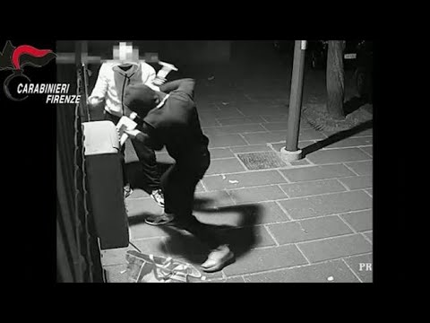 Firenze, assalti con esplosivo agli sportelli bancomat: ecco come agivano