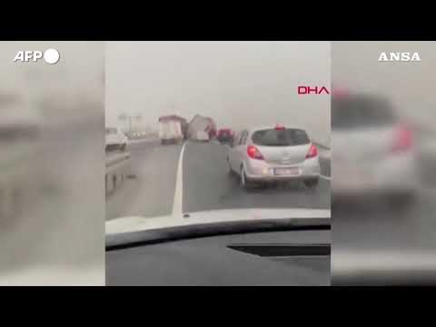 Turchia: uragano a Istanbul, 4 morti