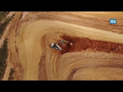 I gessi rossi nel mezzo al Parco di Montioni in Toscana: lo scempio dell’ex cava diventata…