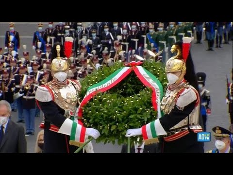 Giornata delle Forze Armate, Mattarella rende omaggio alla tomba del Milite Ignoto