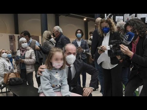 Zaia: «Gli ospedali non sono pieni grazie a vaccini. Vacciniamoci, lo dobbiamo ai 12mila morti»