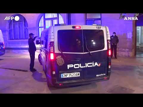Maiorca, la polizia arresta 12 passeggeri in fuga dopo atterraggio di emergenza