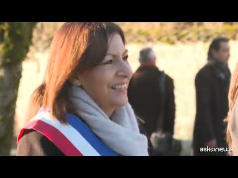 Francia, Marine Le Pen e Anne Hidalgo sulla tomba di De Gaulle