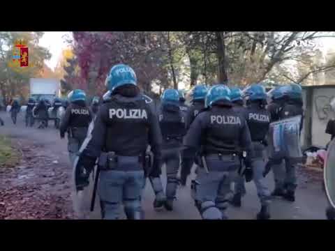 Rave di Torino, l’operazione di sgombero delle forze ordine