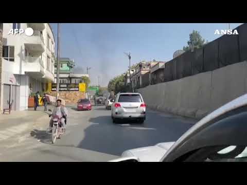 Kabul, colonna di fumo dalla zona dell’ospedale militare colpito
