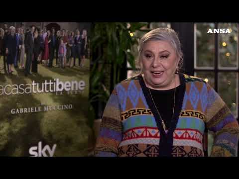 ‘A casa tutti bene’, la serie di Muccino: interviste a Acquaroli e Sotgiu