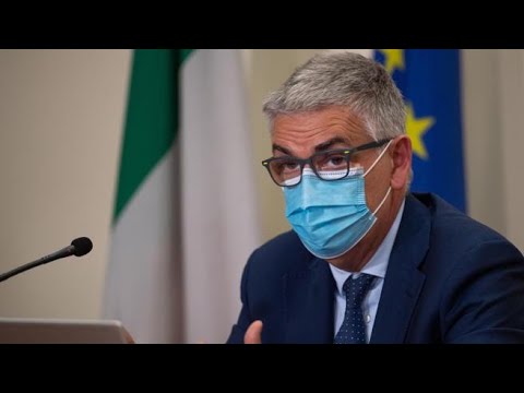 Brusaferro: «Il rischio di contrarre il Covid si riduce drasticamente con la terza dose»